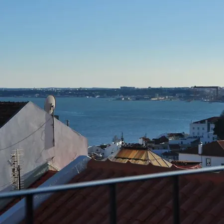 Green Alfama Lovely View דירה ליסבון